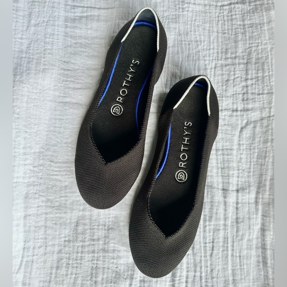 Rothy’s Flat Black Retired White Halo Ballet Flat Size 7.5